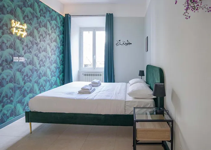 Easytopstay - Crescenzio Stylish Apartment